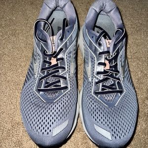 Brooks GHOST 12